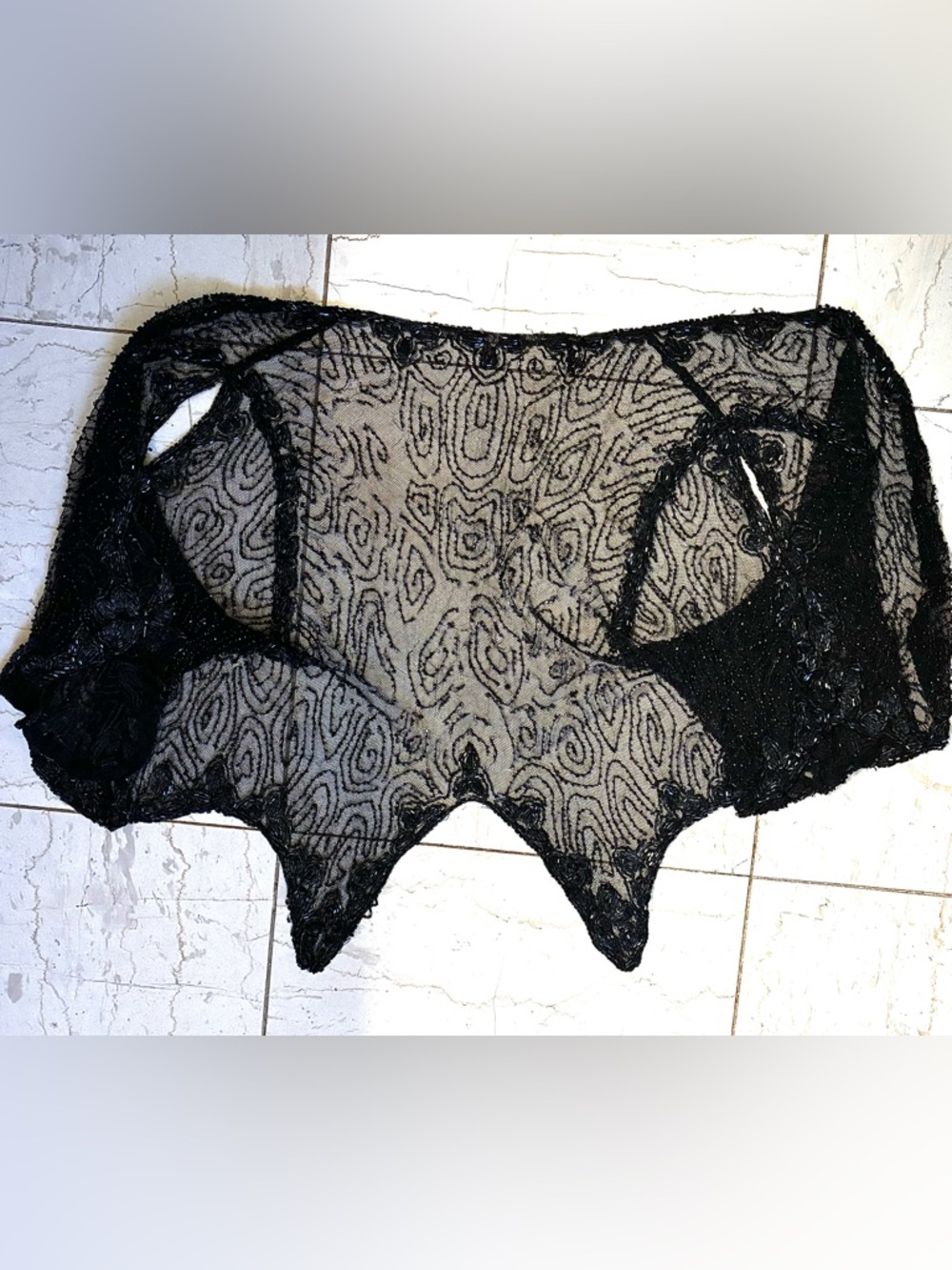 Antique Jet Beaded Shrug, Intricate Design, Art Deco or Victorian mourning style - Picture 2 of 6